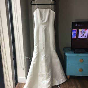 Simple Fitted Wedding Dress with Mermaid and Train
